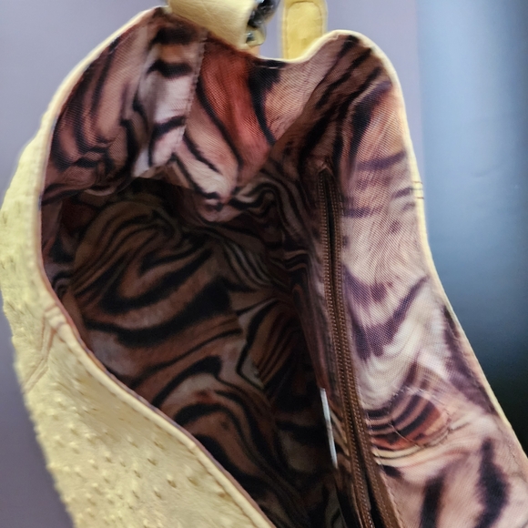 Elegant Ostrich Yellow  and Bamboo Handle Shoulder Bag. By Plinio Visona' - Picture 8 of 9